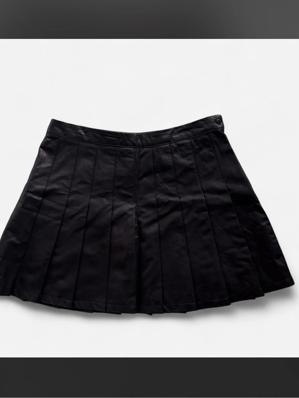 Black Pleated Mini Skirt <3